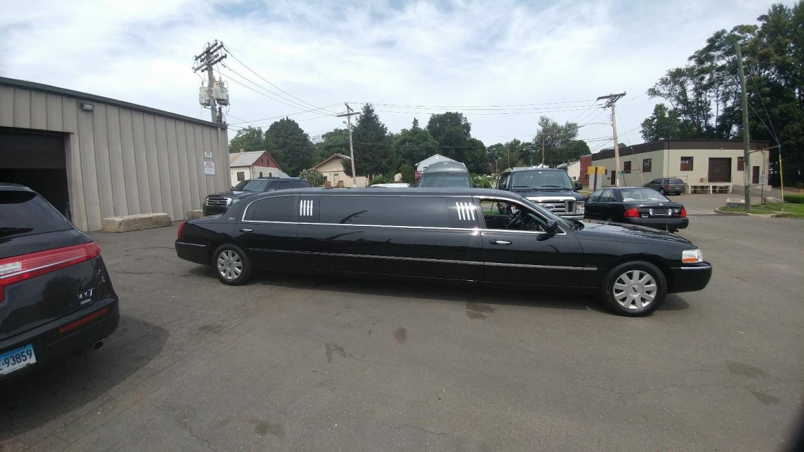 Limousine for Sale in Milford, CT - Photo 3
