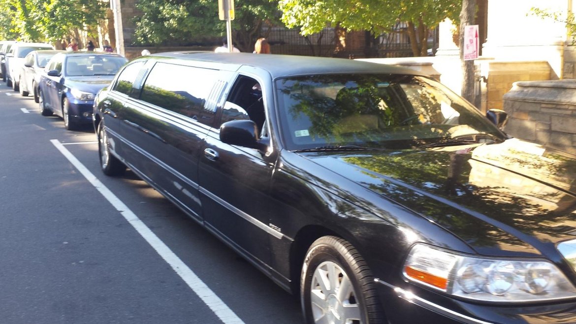 Limousine for Sale in Milford, CT - Photo 9