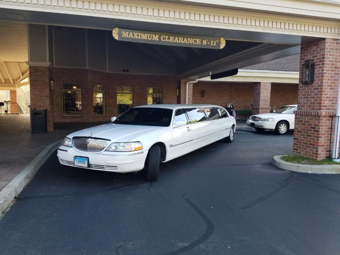 Limousine for Sale in Milford, CT - Photo 6