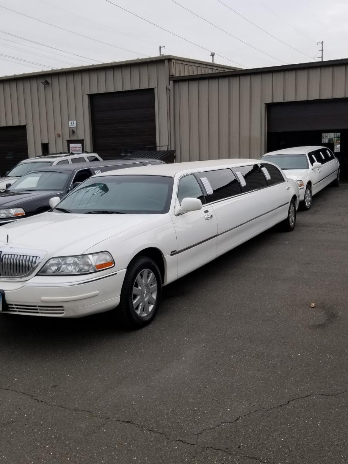 Limousine for Sale in Milford, CT - Photo 9