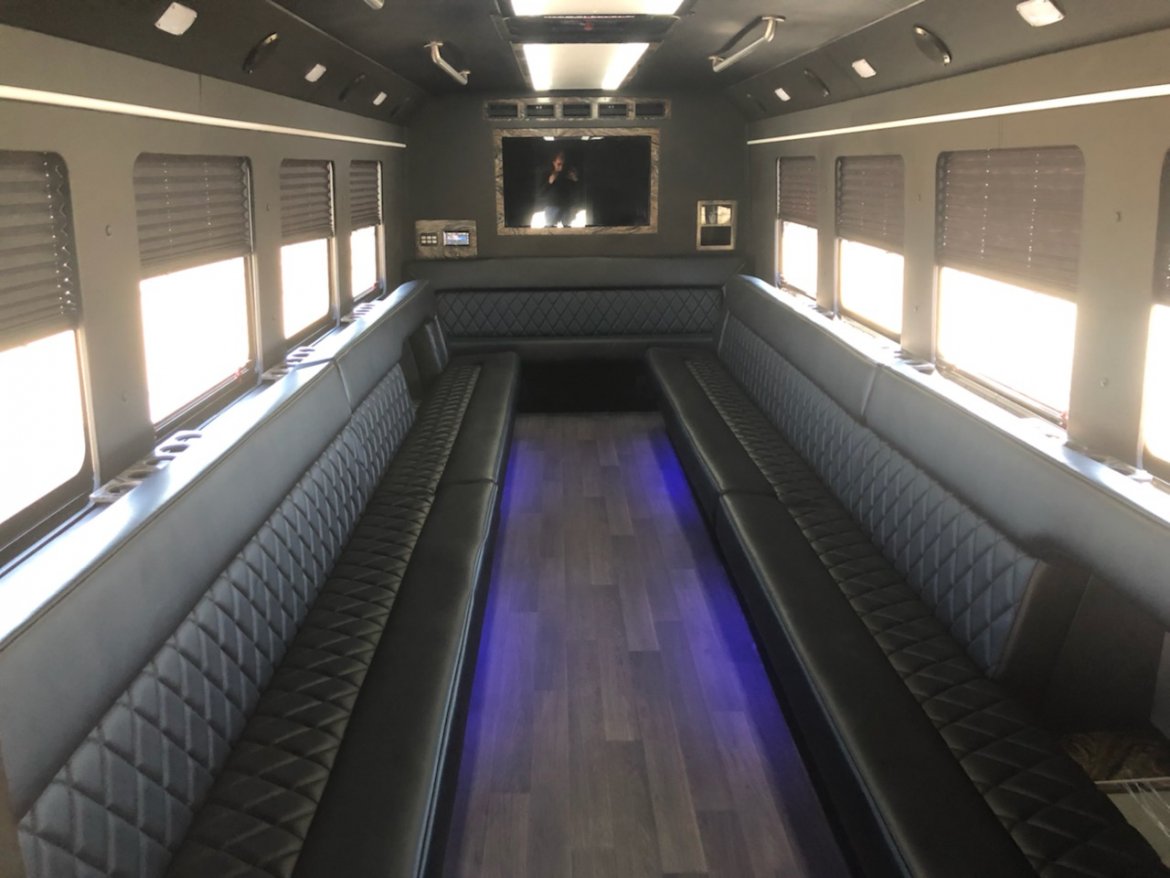 Limo Bus for Sale in Kingston, MA - Photo 5