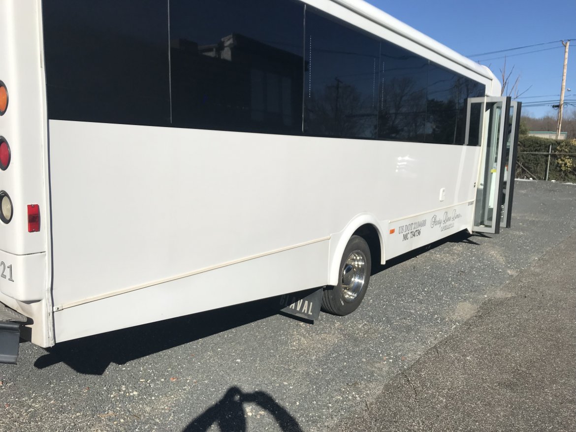 Limo Bus for Sale in Kings Park, NY - Photo 2