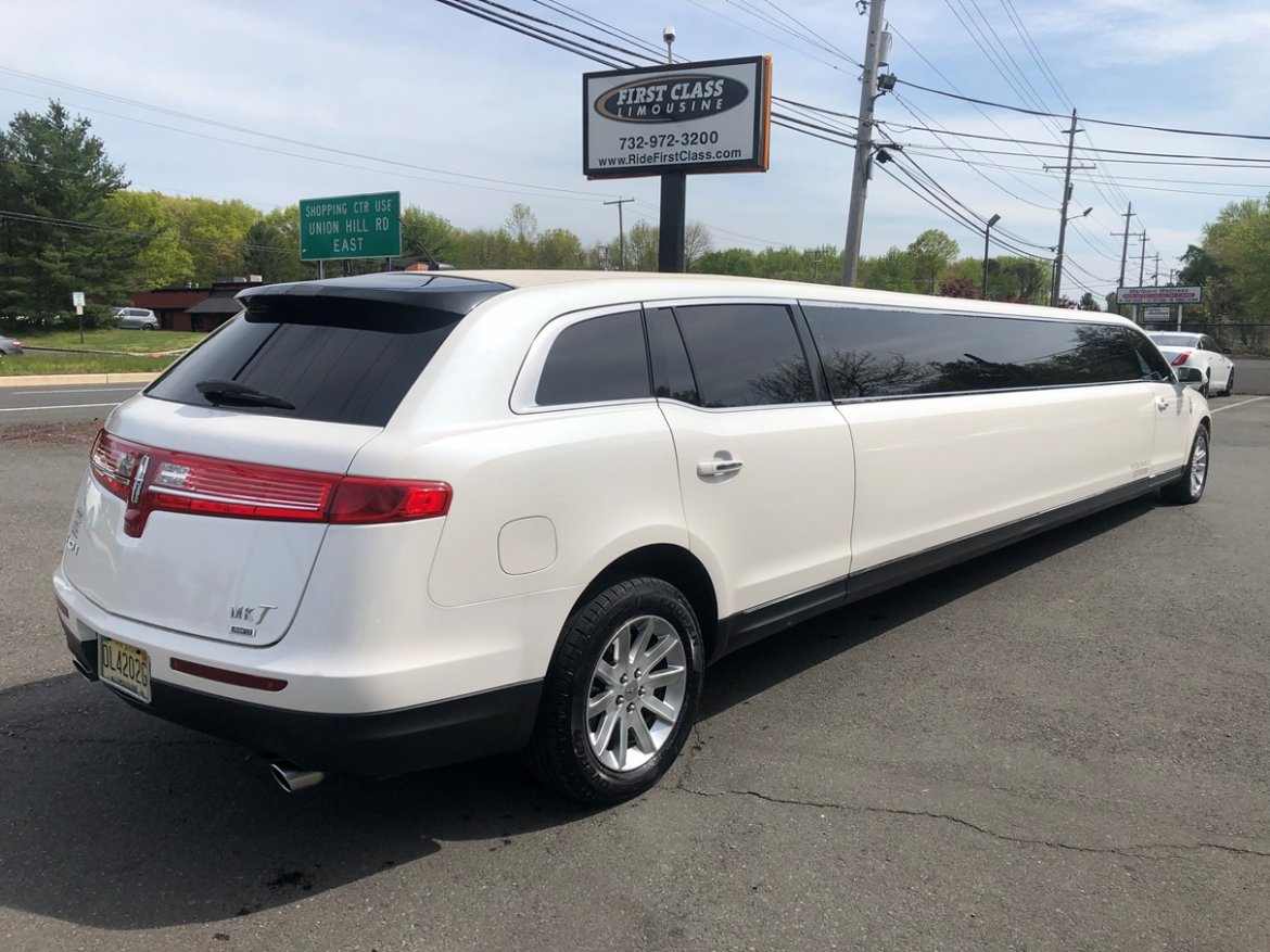 Limousine for Sale in Morganville, NJ - Photo 4