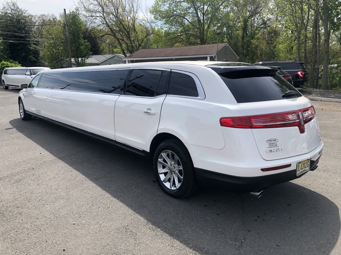 Limousine for Sale in Morganville, NJ - Photo 5