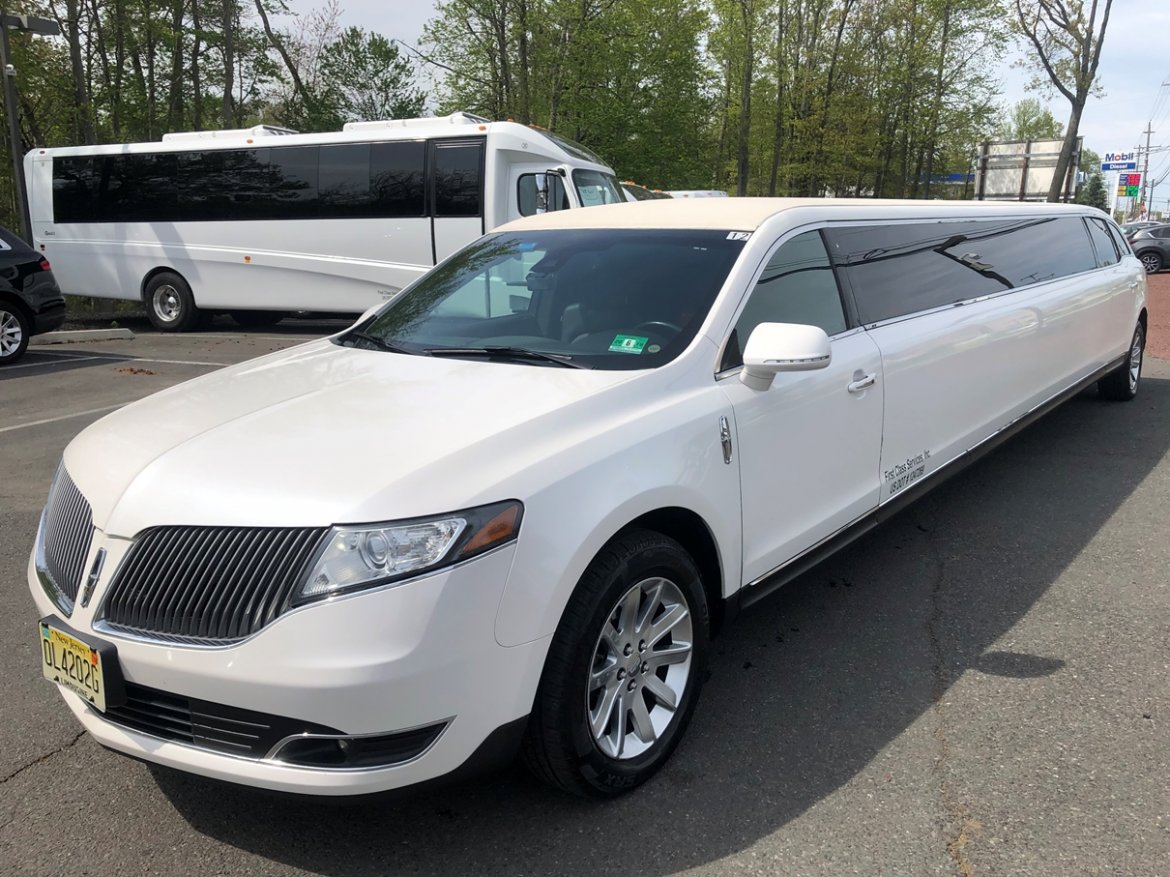 Limousine for Sale in Morganville, NJ - Photo 6