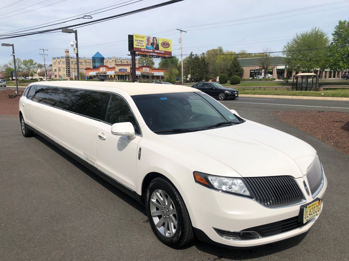 Limousine for Sale in Morganville, NJ - Photo 7