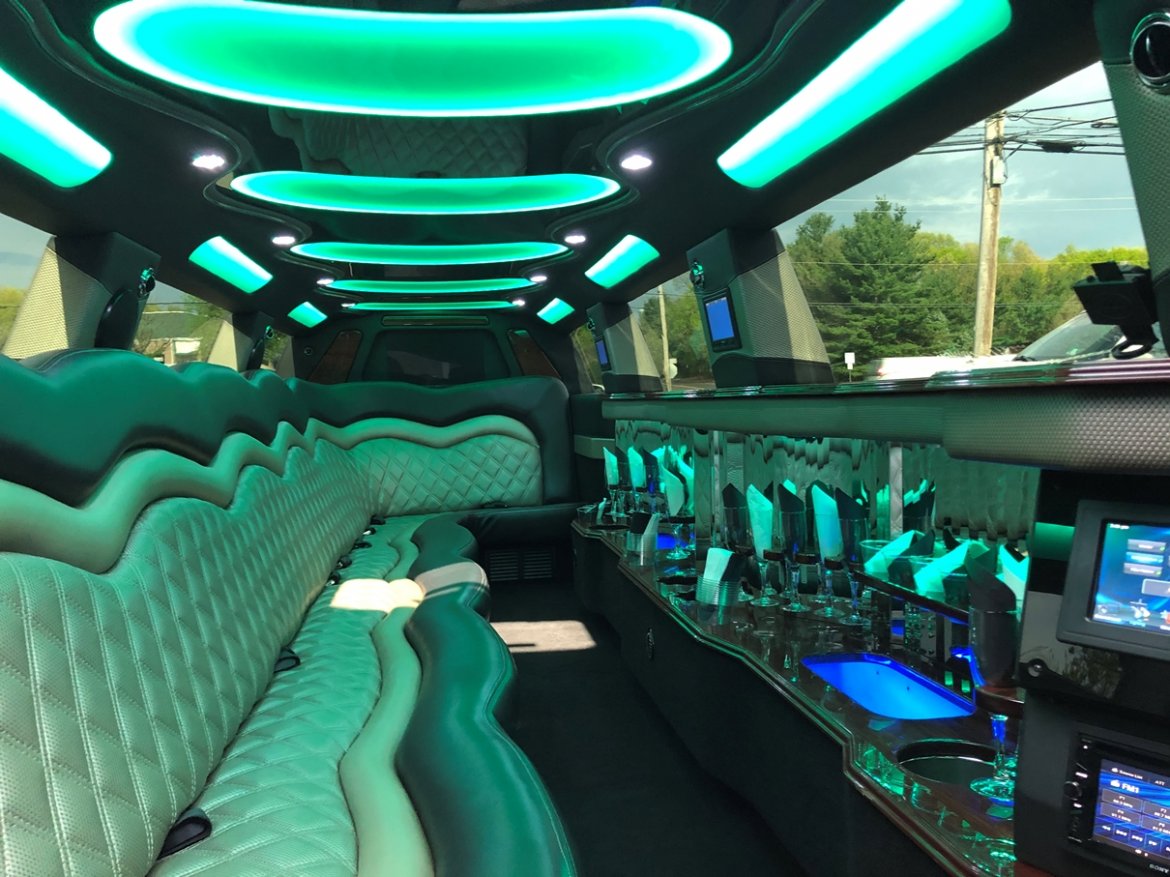 Limousine for Sale in Morganville, NJ - Photo 10