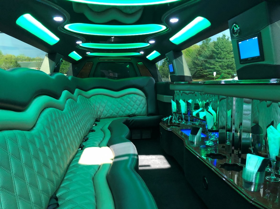 Limousine for Sale in Morganville, NJ - Photo 16