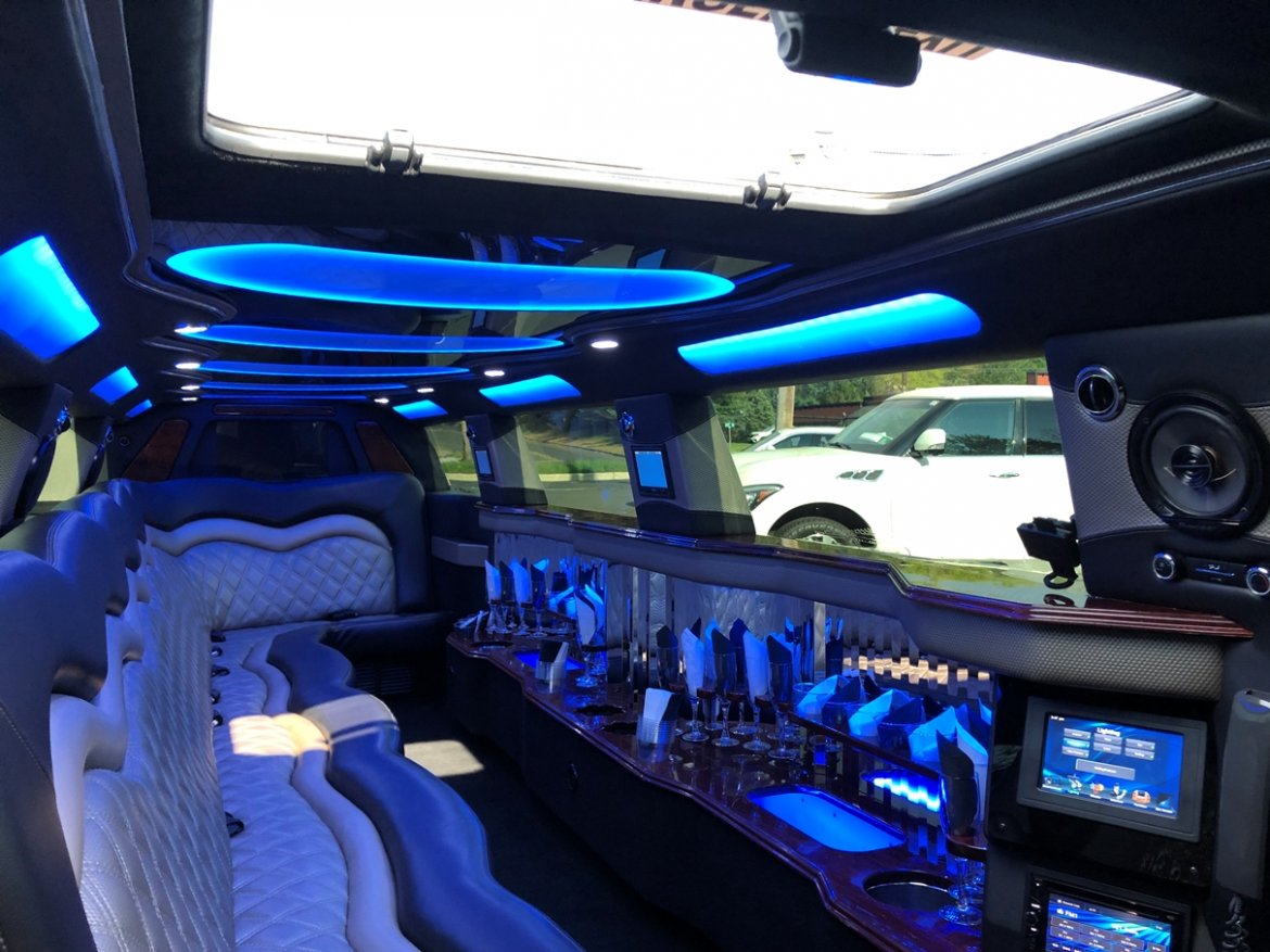 Limousine for Sale in Morganville, NJ - Photo 17