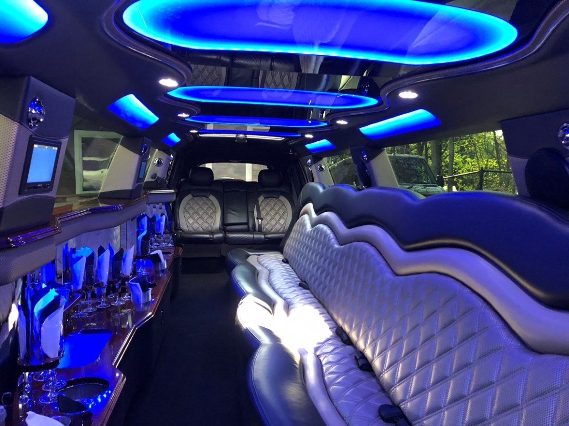 Limousine for Sale in Morganville, NJ - Photo 19