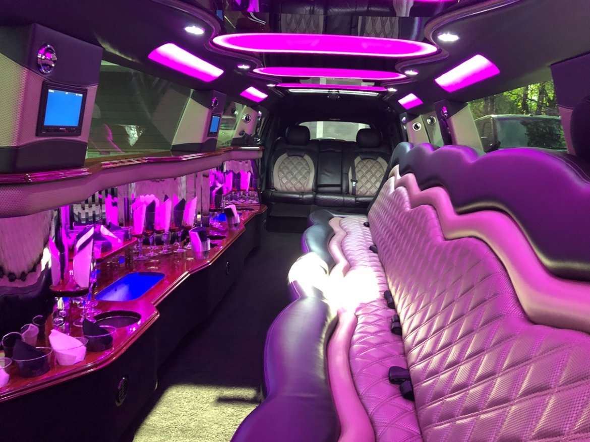 Limousine for Sale in Morganville, NJ - Photo 20