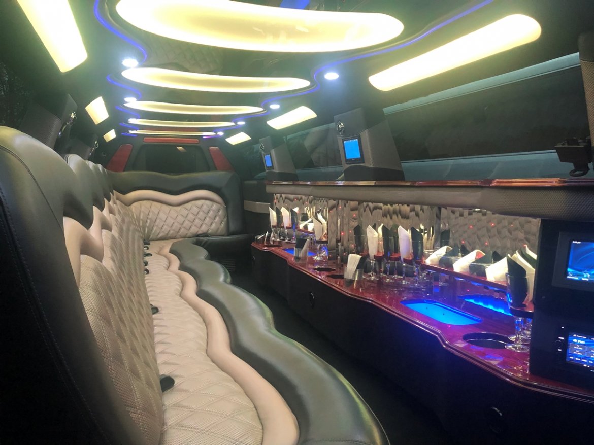 Limousine for Sale in Morganville, NJ - Photo 21