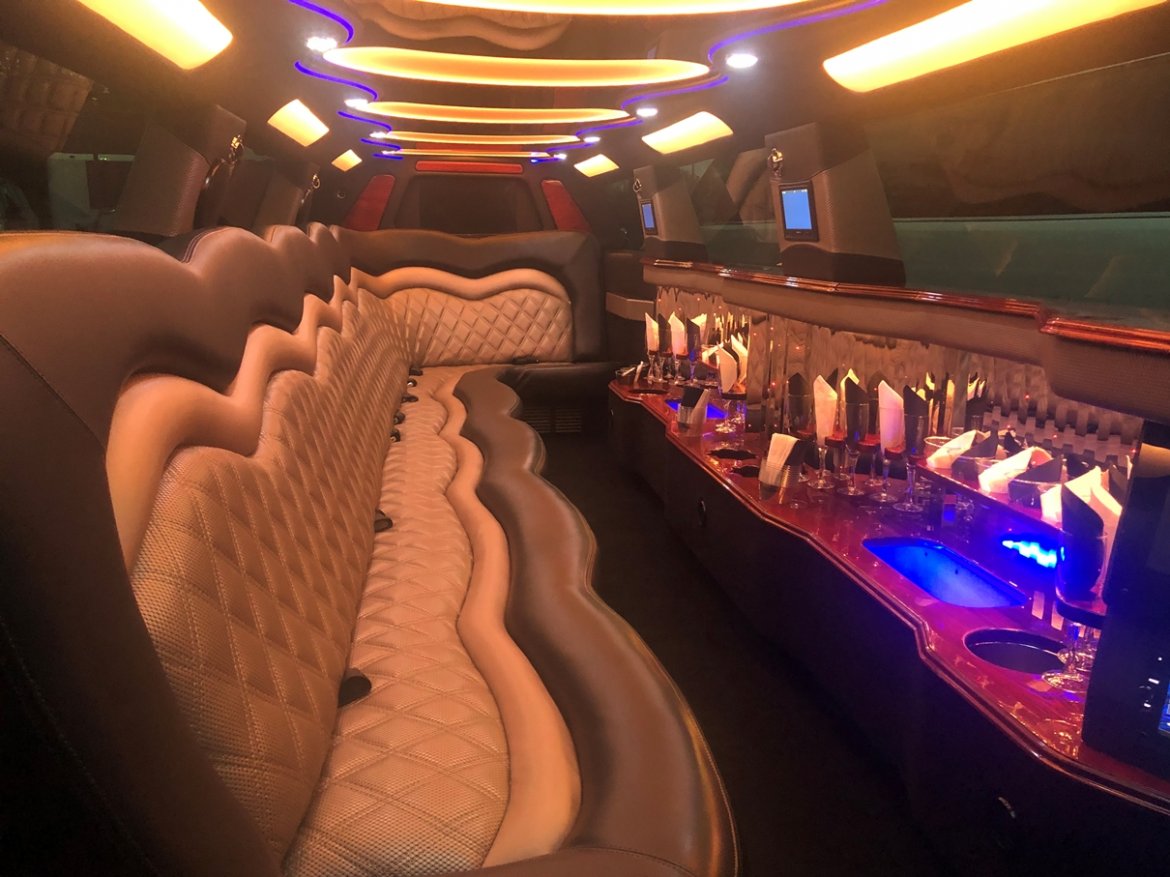 Limousine for Sale in Morganville, NJ - Photo 26