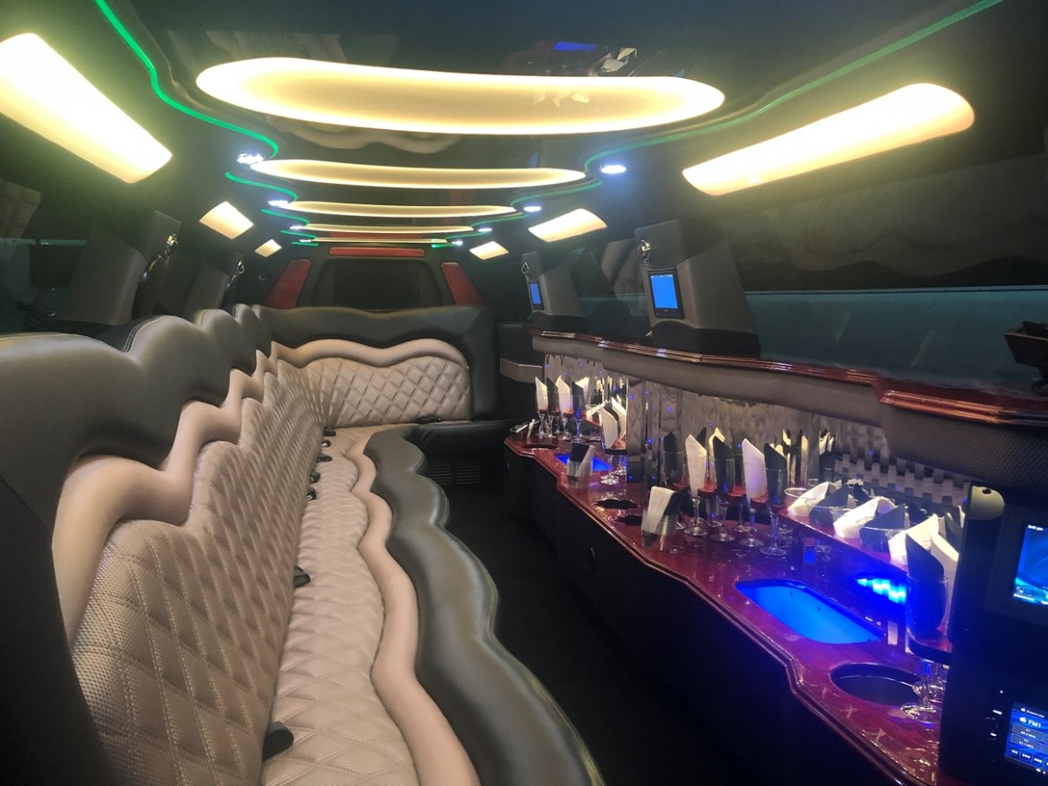 Limousine for Sale in Morganville, NJ - Photo 27