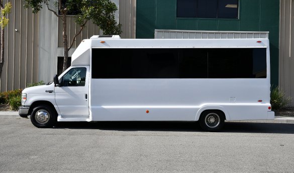 2011 Ford E-450 Limo Bus for Sale in Fontana, CA - Photo 2