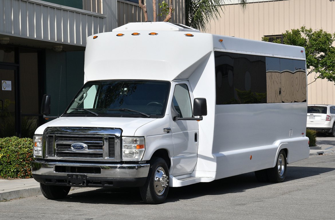 Limo Bus for Sale in Fontana, CA - Photo 4