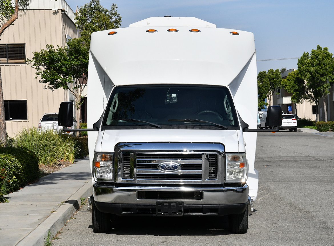 Limo Bus for Sale in Fontana, CA - Photo 5