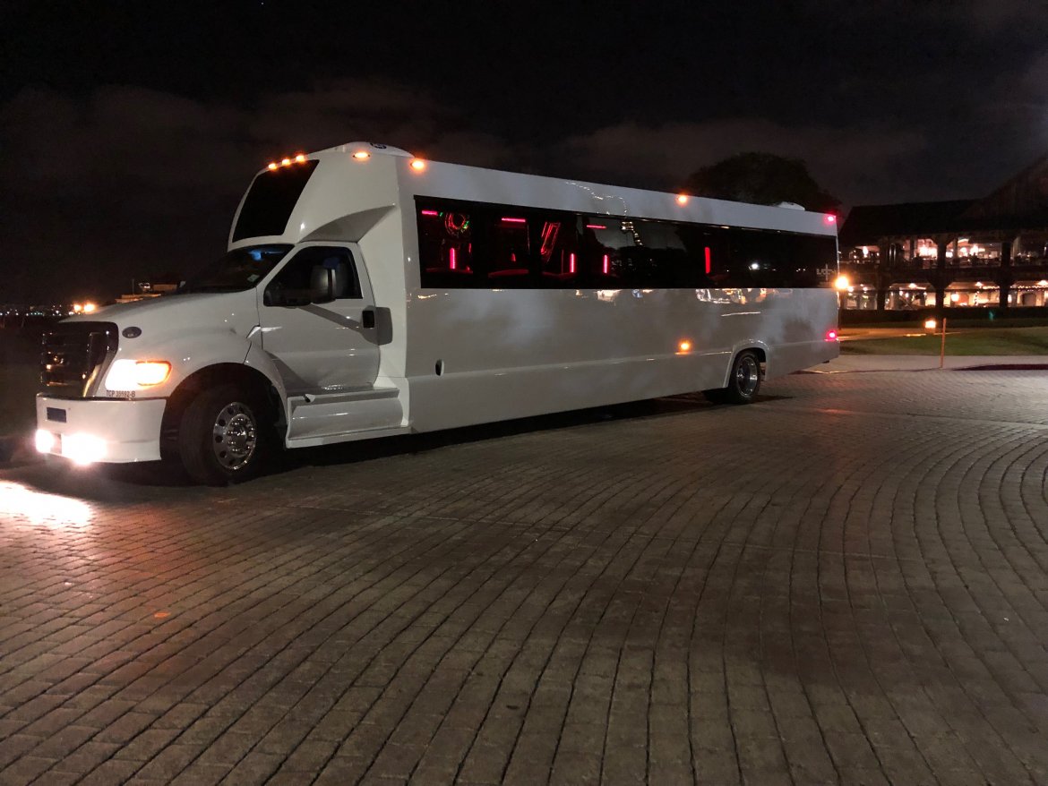 Limo Bus for Sale in El Cajun, CA - Photo 4