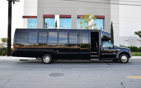 2006 Ford F-550 Limo Bus for Sale in Fontana, CA - Photo 2