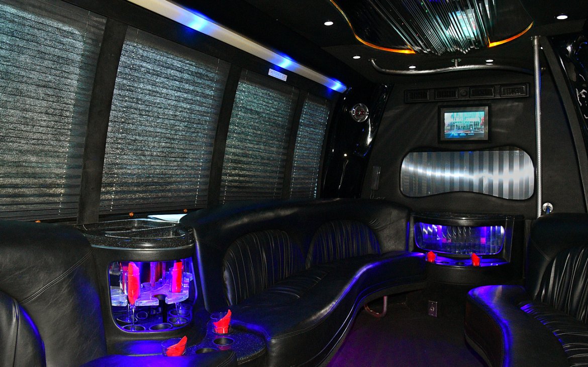 Limo Bus for Sale in Fontana, CA - Photo 11