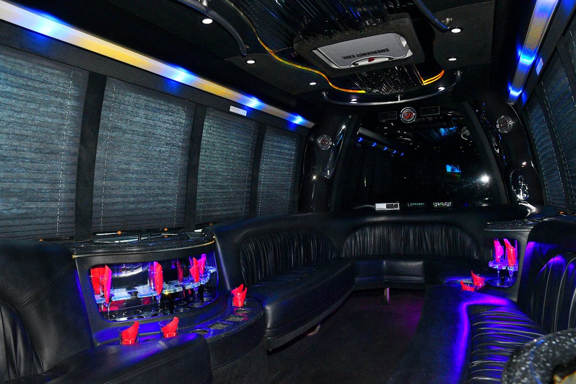 Limo Bus for Sale in Fontana, CA - Photo 12
