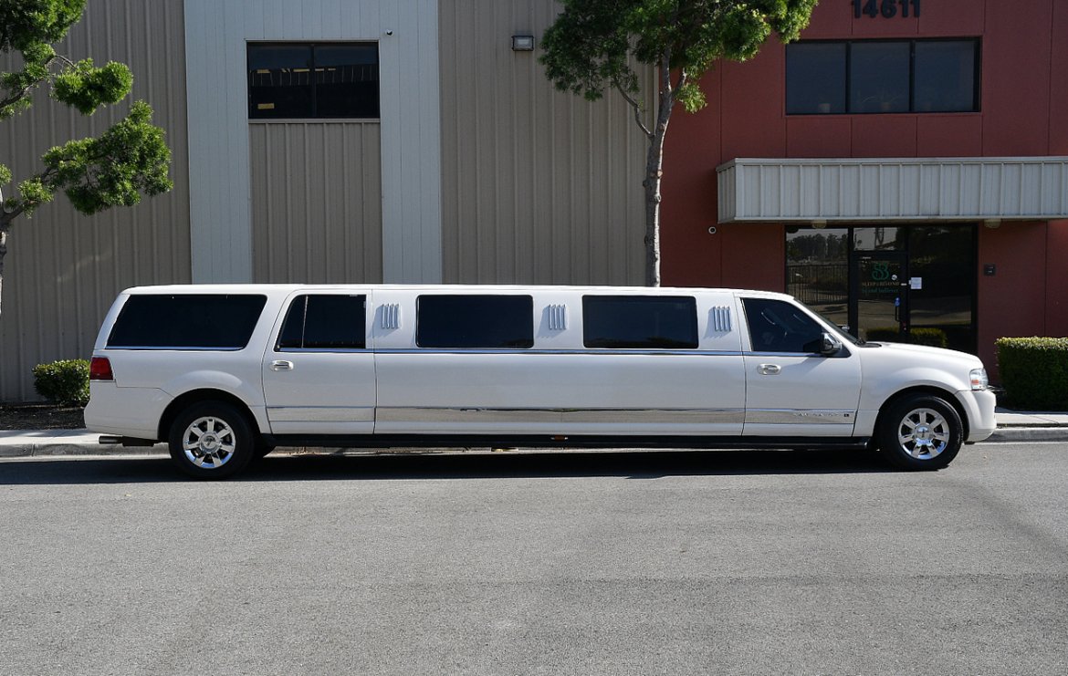 Limousine for Sale in Fontana, CA - Photo 2