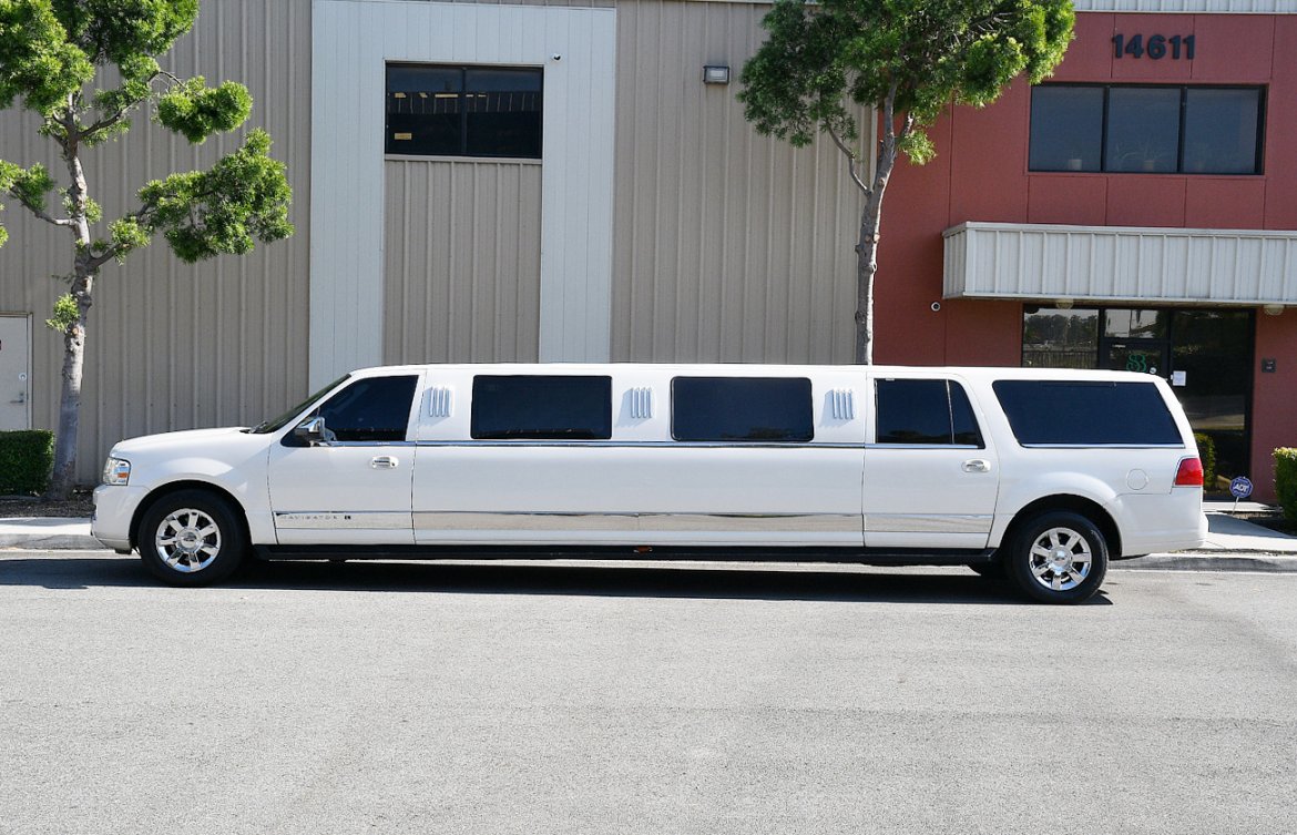Limousine for Sale in Fontana, CA - Photo 5