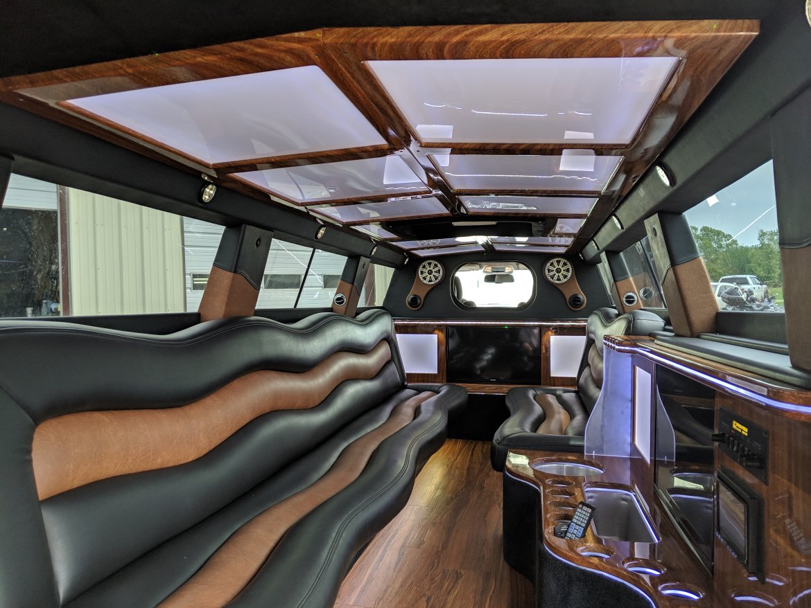 Limousine for Sale in springfield, MO - Photo 5