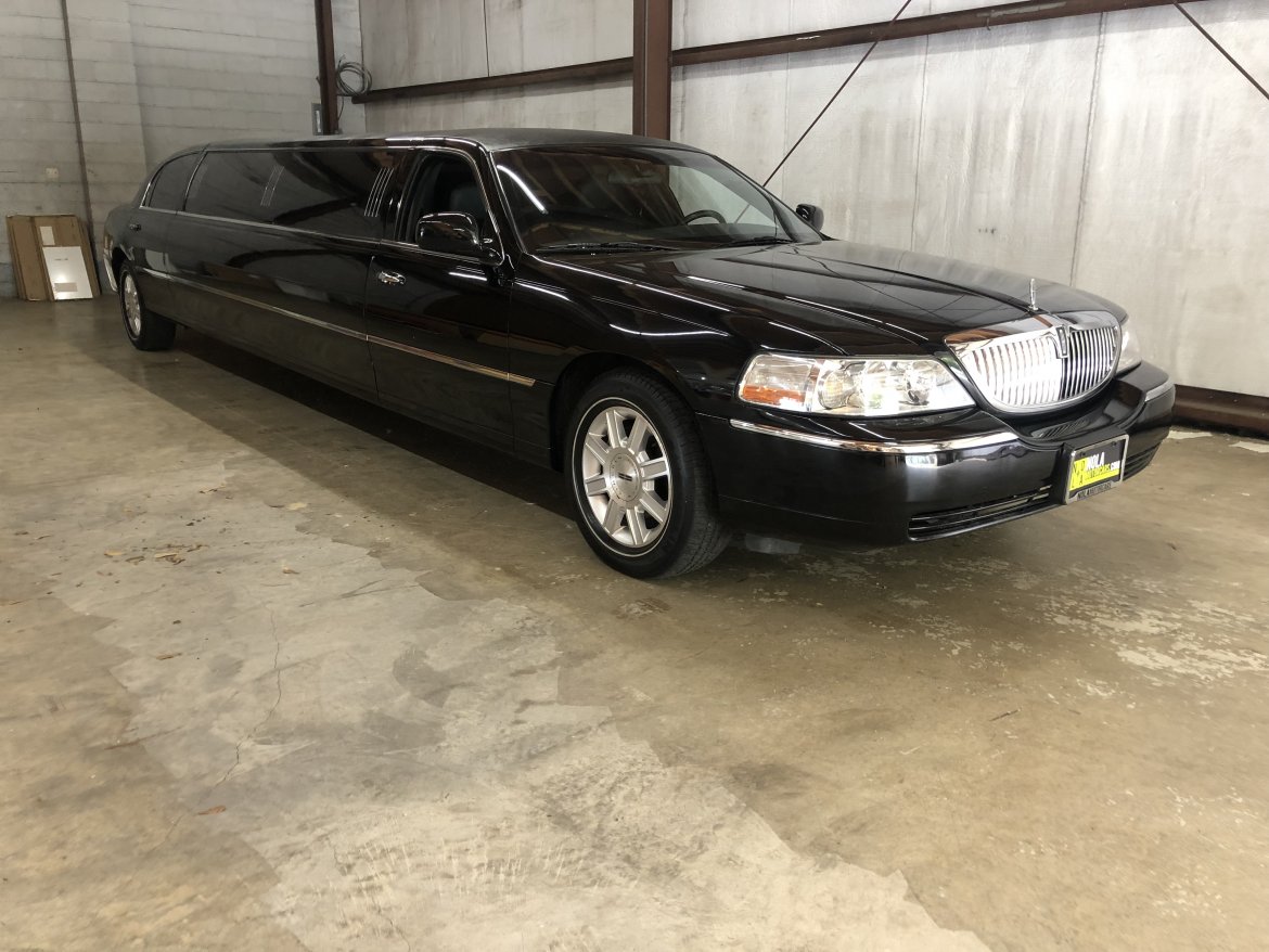 Limousine for sale: 2007 Lincoln Town Car 120&quot; by Executive Coach Builders