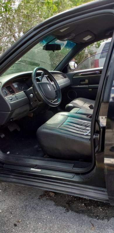 2007 Lincoln limousine Limousine for Sale in NORTH MIAMI, Florida, US - Photo 3