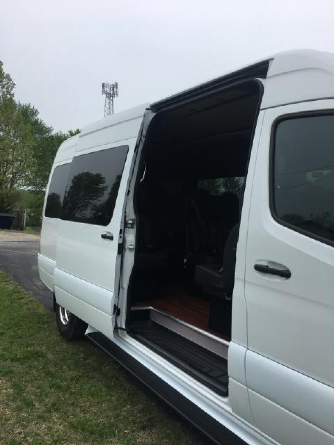 2019 Westwind Mercedes-Benz Sprinter Shuttle Sprinter - Photo 2