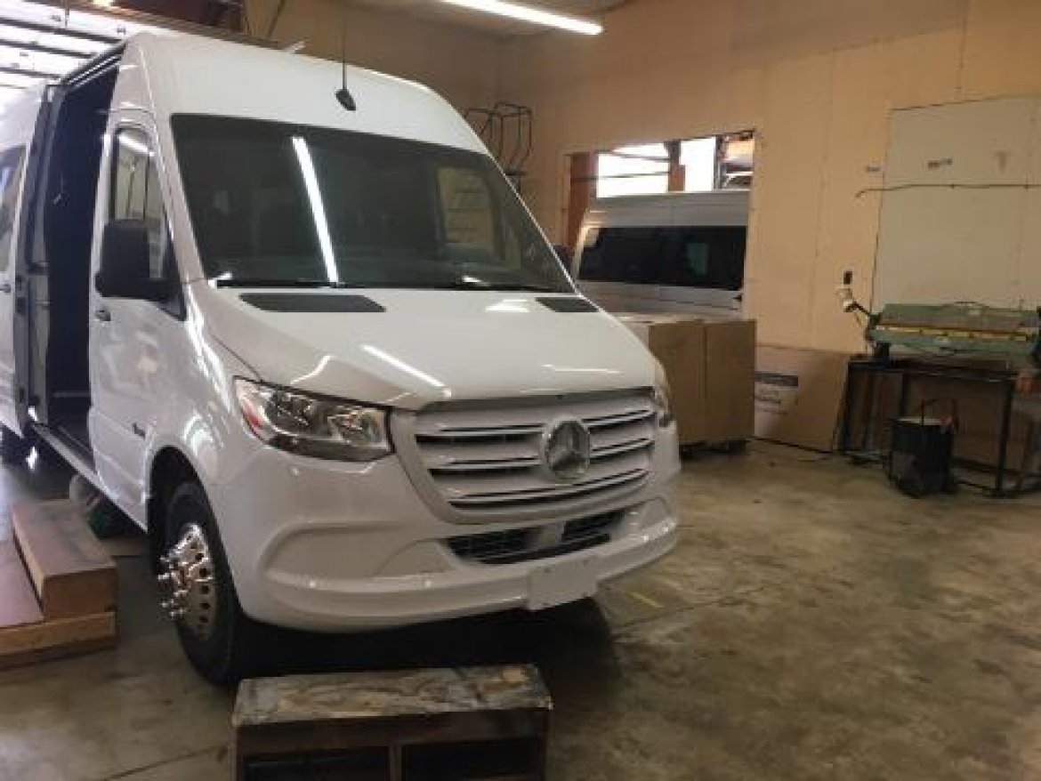 2019 Westwind Mercedes-Benz Sprinter Shuttle Sprinter - Photo 3