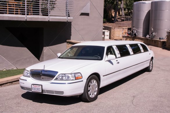 2005 Lincoln Presidential - Town Car OEM Package Limousine for Sale in Paso Robles, CA - Photo 2