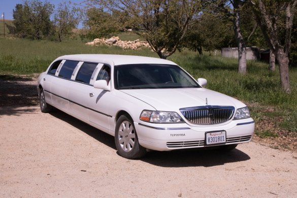2005 Lincoln Presidential - Town Car OEM Package Limousine for Sale in Paso Robles, CA - Photo 3