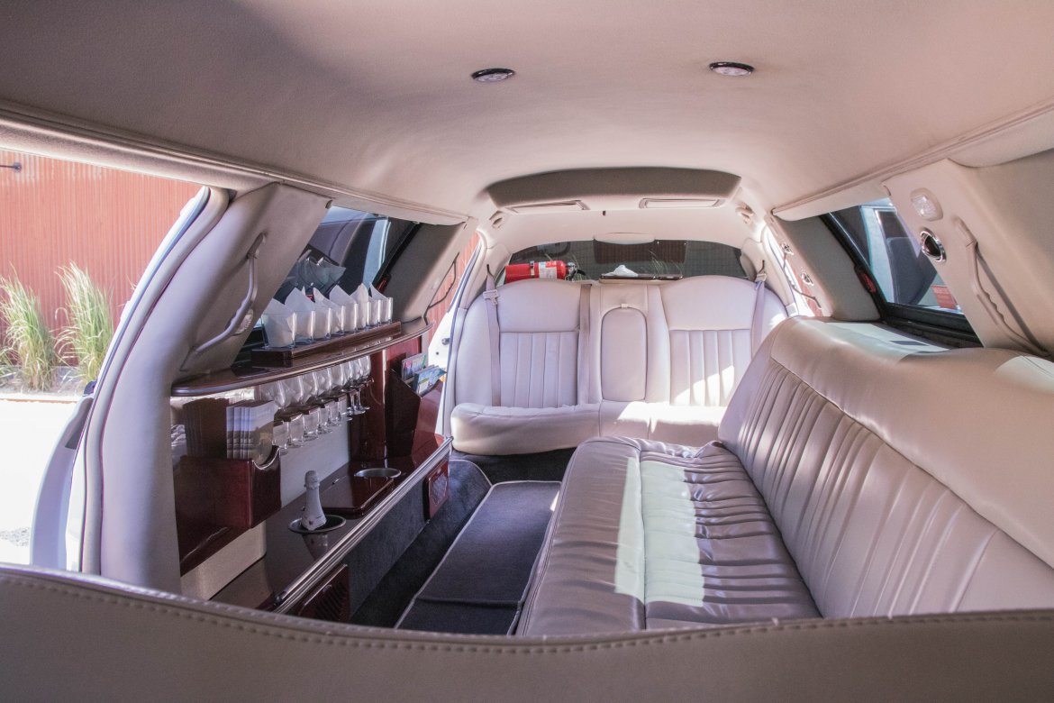 Limousine for Sale in Paso Robles, CA - Photo 7