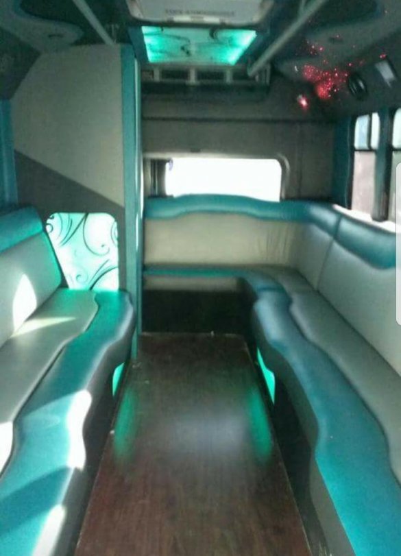 2007 Ford E450 Limo Bus for Sale in San Diego, CA - Photo 3