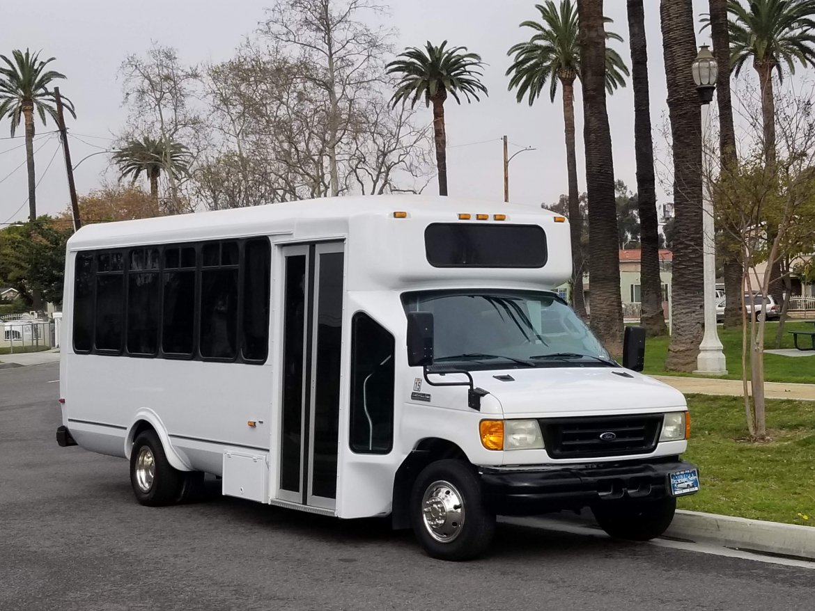 Limo Bus for sale: 2010 Ford E450