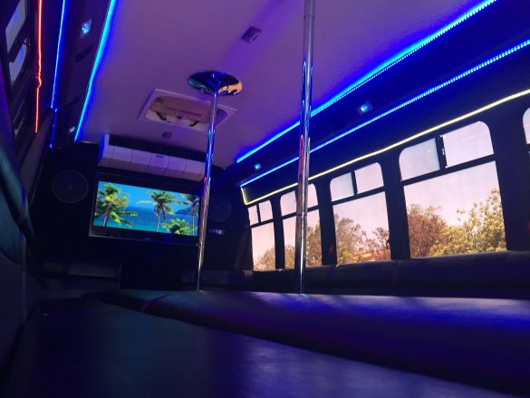 2000 Chevrolet Express 3500 Limo Bus for Sale in San Diego, CA - Main Photo