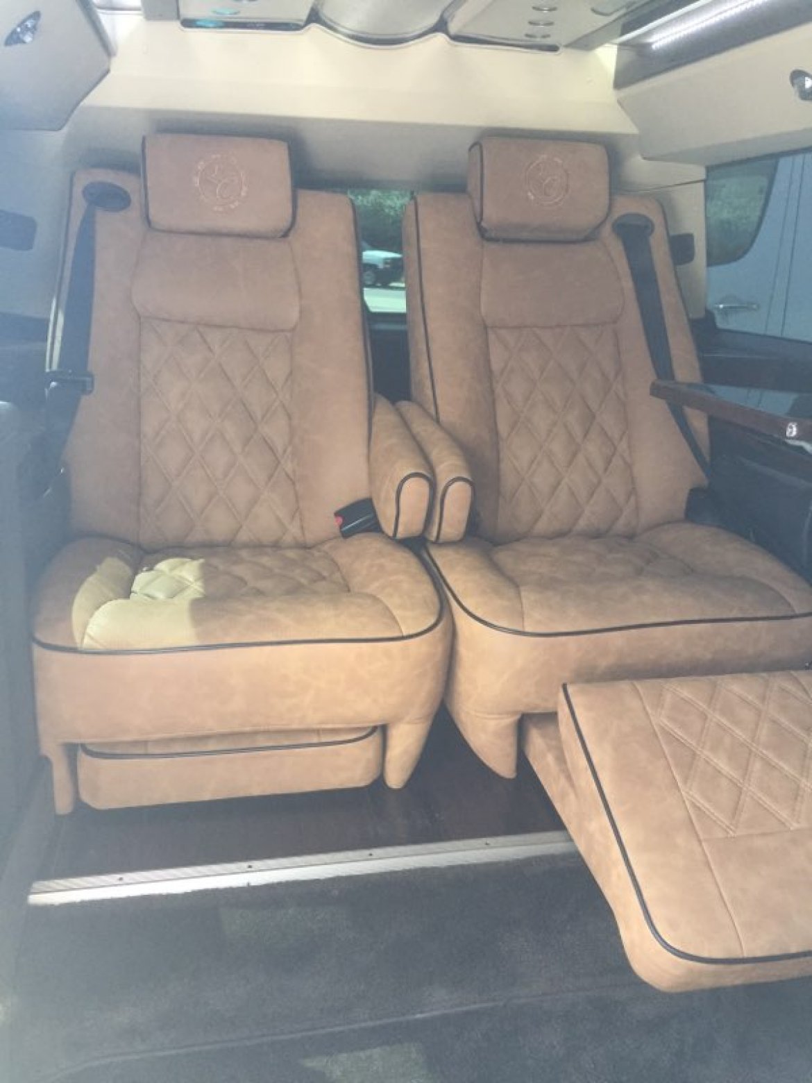 CEO SUV Mobile Office for Sale in Ft. Lauderdale, FL - Photo 11