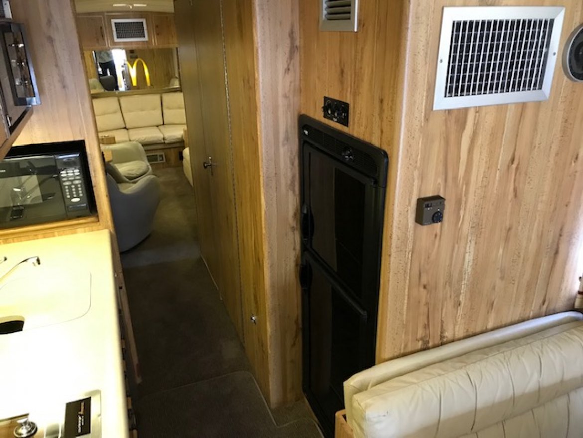 Motorcoach for Sale in oaklyn, NJ - Photo 24