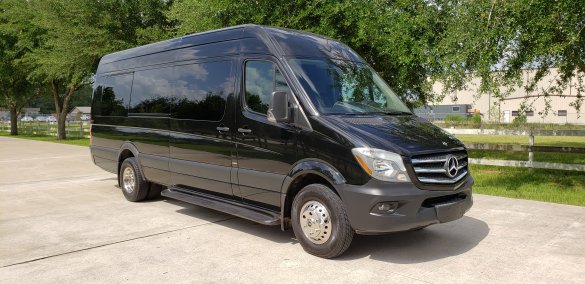 2015 Mercedes-Benz SPRINTER 3500 170" EXT Sprinter for Sale in HOUSTON, TX - Main Photo