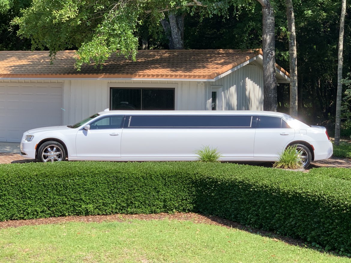 Limousine for Sale in Orange Beach, AL - Photo 3
