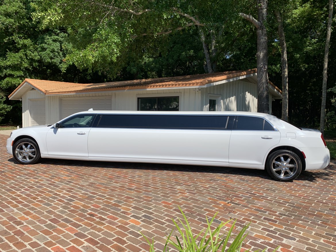 Limousine for Sale in Orange Beach, AL - Photo 7