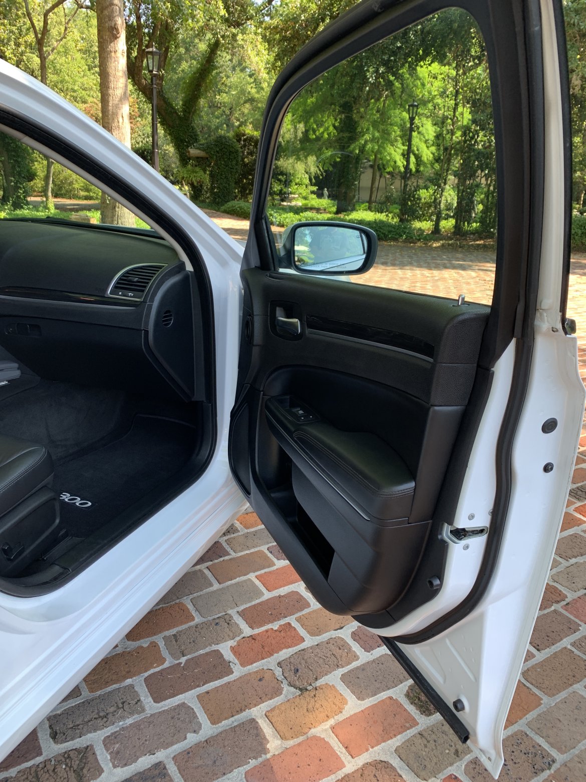 Limousine for Sale in Orange Beach, AL - Photo 12