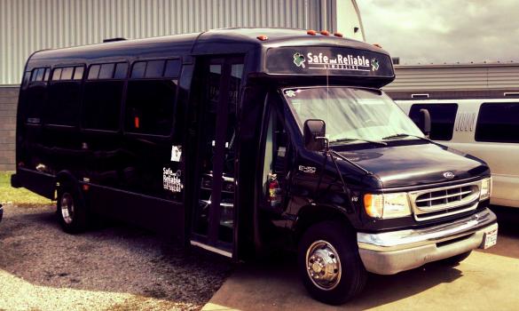 2000 Ford 450 Limo Bus for Sale in AMHERST, OH - Photo 2