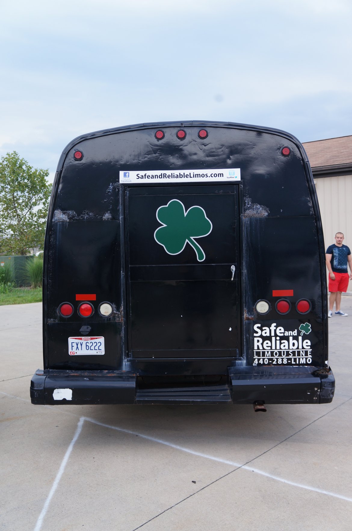 Photo of Limo Bus for sale: 2000 Ford 450 by CUSTOM BUILT