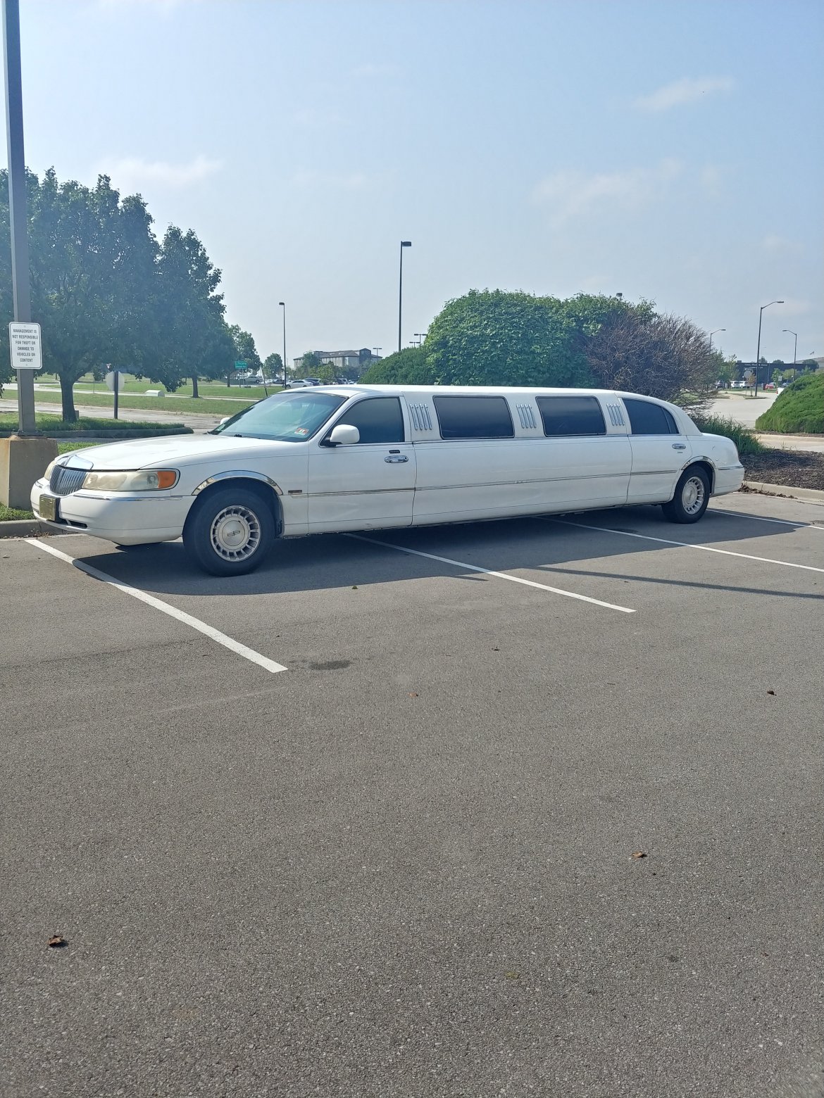 Limousine for sale: 1999 Lincoln Town Car
