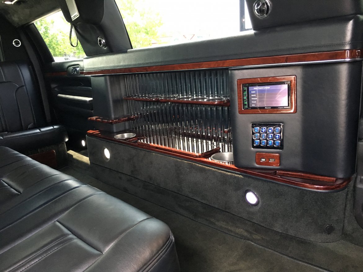 Limousine for Sale in GLEN BURNIE, MD - Photo 9