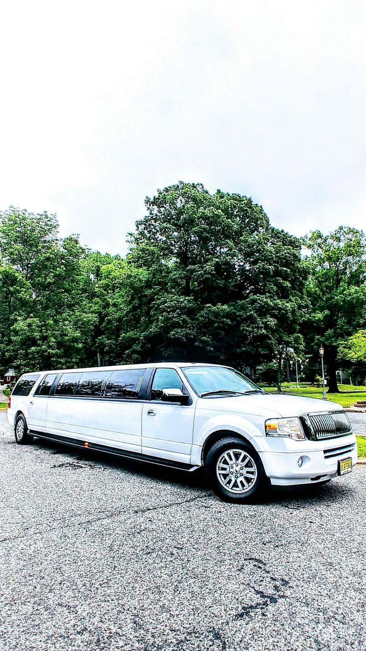SUV Stretch for Sale in Spotswood, NJ - Photo 12