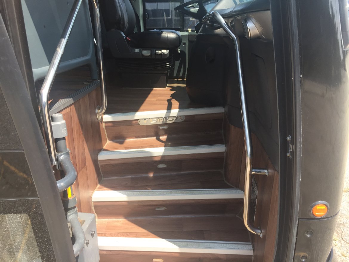 Motorcoach for Sale in Glen Burnie, MD - Photo 6